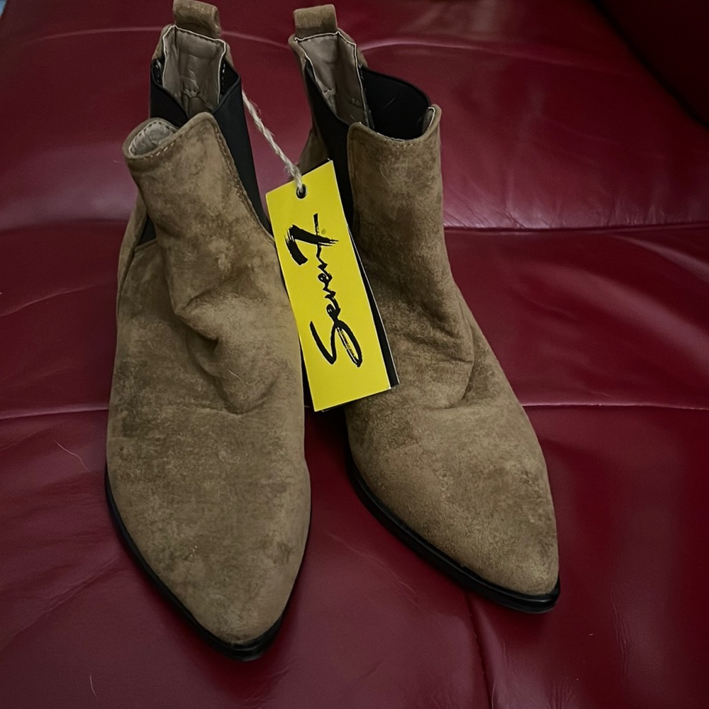 NEW Seven7 Brown Manhattan MicroSuede Ankle Boots